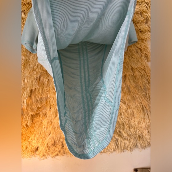 Lululemon✨EUC✨Silverscent Runner Up Short Sleeve✨Heathered Aquamarine✨size 4 - Picture 12 of 15